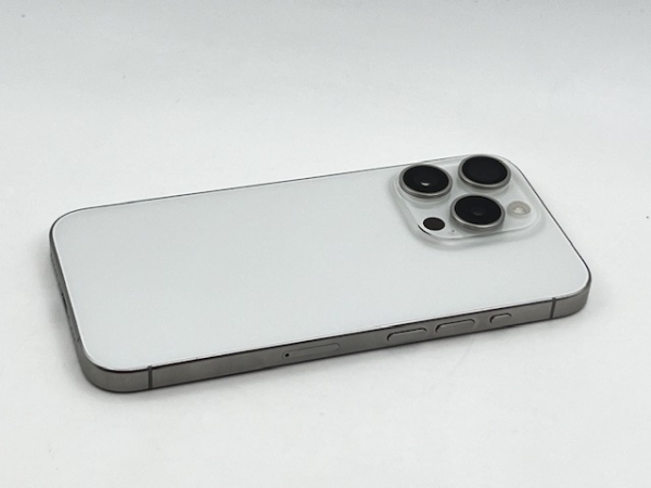 Refurbished iPhone 15 Pro titan weiß